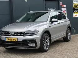 Grijs, metallic lak Gebruikt 2016 VW Tiguan Highline SUV | € 26.950 (Duur)