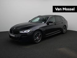 Zwart Gebruikt 2022 BMW 530e Executive Stationwagen | € 34.900 (Eerlijke prijs)