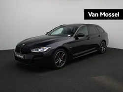 Zwart Gebruikt 2022 BMW 530e Executive Stationwagen | € 34.900 (Eerlijke prijs)