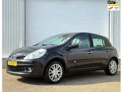Zwart Gebruikt 2009 Renault Clio II Hatchback | € 2.599 (Eerlijke prijs)