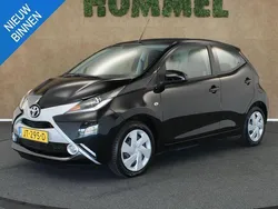 Zwart Gebruikt 2016 Toyota Aygo X-wave Hatchback | € 9.450 (Iets duurder)