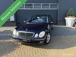 Blauw Gebruikt 2003 Mercedes E220 Avantgarde Sedan | € 2.450 (Eerlijke prijs)