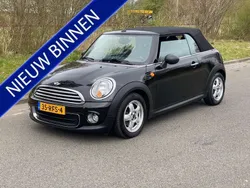Zwart, metallic lak Gebruikt 2011 Mini One Cabriolet Pepper Cabriolet | € 8.950 (Eerlijke prijs)