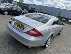 Grijs Gebruikt 2006 Mercedes CLS320 AMG Sedan | € 8.950