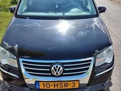 Zwart Gebruikt 2009 VW Touran Highline MPV | € 4.750 (Eerlijke prijs)
