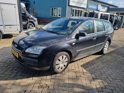 Zwart Gebruikt 2005 Ford Focus Stationwagen | € 550 (Goede deal)