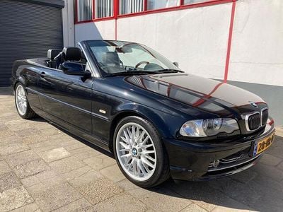 Zwart Occasion 2001 BMW 330 Executive Cabriolet | € 17.750 (Iets duurder)