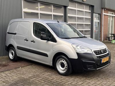 Grijs Gebruikt 2017 Peugeot Partner MPV | € 9.950 (Eerlijke prijs)