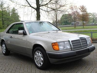 Gebruikt 1991 Mercedes E230 | € 14.500