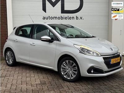 Wit Gebruikt 2016 Peugeot 208 Allure Hatchback | € 7.499 (Eerlijke prijs)
