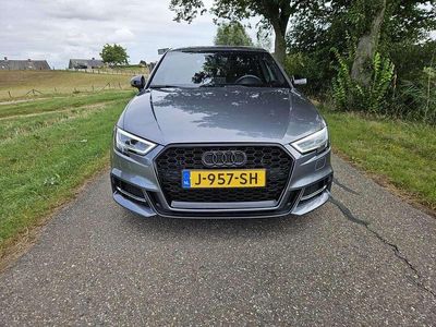 Grijs Occasion 2019 Audi A3 Sportback S-Line Hatchback | € 19.700 (Eerlijke prijs)