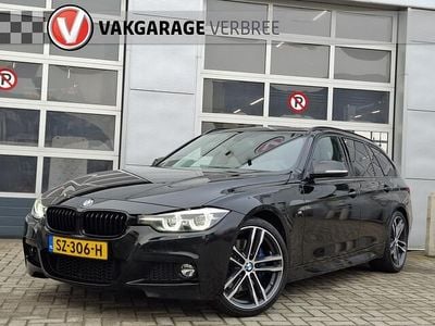 Zwart (metallic) Occasion 2018 BMW 320 Executive Stationwagen | € 24.440 (Goede deal)