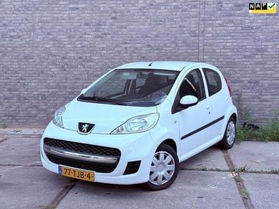 Wit Gebruikt 2012 Peugeot 107 Hatchback | € 4.950 (Eerlijke prijs)