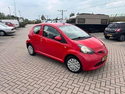 Rood Gebruikt 2006 Toyota Aygo Hatchback | € 1.199 (Goede deal)