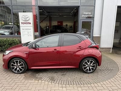 Rood Gebruikt 2021 Toyota Yaris Edition Hatchback | € 22.390 (Eerlijke prijs)