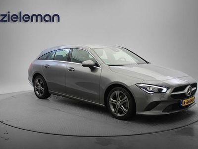 Grijs (metallic) Occasion 2020 Mercedes CLA180 Shooting Brake Business Stationwagen | € 22.845 (Eerlijke prijs)