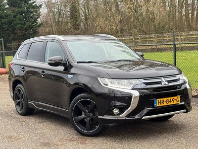 Zwart Occasion 2015 Mitsubishi Outlander P-HEV Instyle SUV | € 14.950 (Eerlijke prijs)