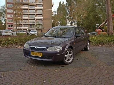 Paars Gebruikt 2000 Mazda 323 Hatchback | € 500 (Goede deal)