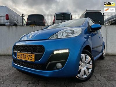 Blauw, metallic lak Gebruikt 2013 Peugeot 107 Active Hatchback | € 5.222 (Eerlijke prijs)
