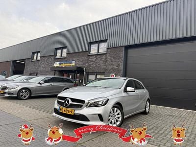Grijs Gebruikt 2015 Mercedes A160 Ambition Hatchback | € 12.950 (Eerlijke prijs)
