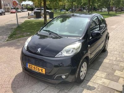 Zwart Gebruikt 2015 Peugeot 107 Active Hatchback | € 4.750 (Eerlijke prijs)