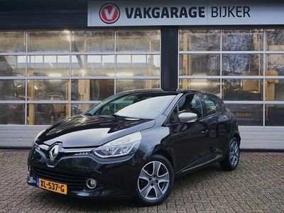 Zwart Gebruikt 2015 Renault Clio IV Expression Hatchback | € 8.450 (Eerlijke prijs)