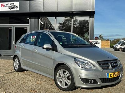 Grijs Gebruikt 2011 Mercedes B200 MPV | € 6.745 (Iets duurder)
