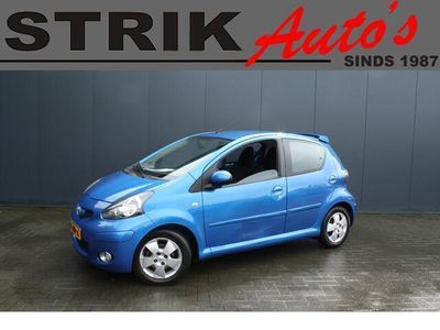 tweedehands Toyota Aygo 1.0-12V Dynamic Blue - AIRCO - 5-DEURS