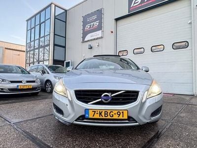 Grijs Gebruikt 2013 Volvo V60 Summum Stationwagen | € 5.500 (Eerlijke prijs)