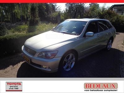 Grijs Gebruikt 2002 Lexus IS200 Executive Line Stationwagen | € 8.250