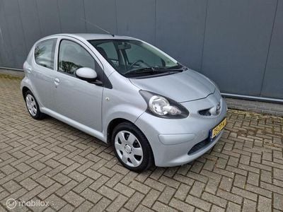 Occasion Toyota Aygo 68 PK (50 kW) 2008 Grijs Hatchback