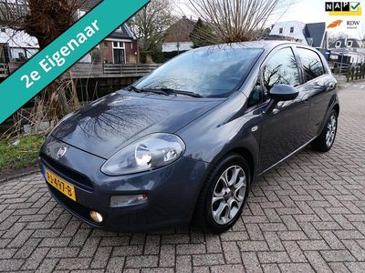 Grijs Occasion 2017 Fiat Punto Lounge Hatchback | € 6.495 (Iets duurder)