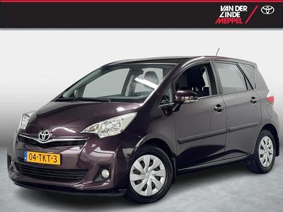 Paars Occasion 2012 Toyota Verso-S MPV | € 8.950 (Iets duurder)