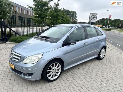 Mercedes B200