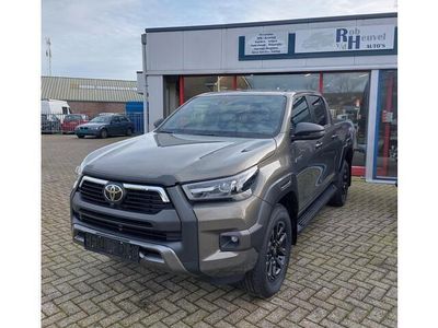 tweedehands Toyota HiLux 2.8 D-4D Double Cab Invincible OP VOORRAAD! GrijsKenteken