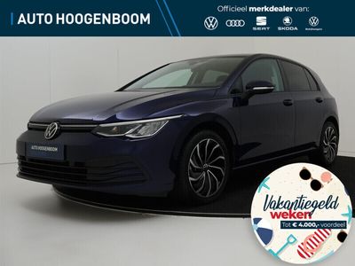 tweedehands VW Golf VIII 1.5 TSI Life | Achteruitrijcamera | Navigatie | Sfeerverlichting | CarPlay | Adaptieve Cruise control | Draadloze telefoonlader | Climate control |