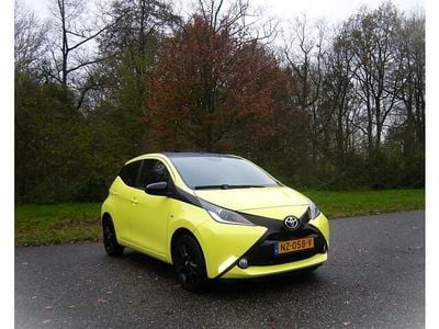 Geel Occasion 2017 Toyota Aygo X-cite Hatchback | € 2.500