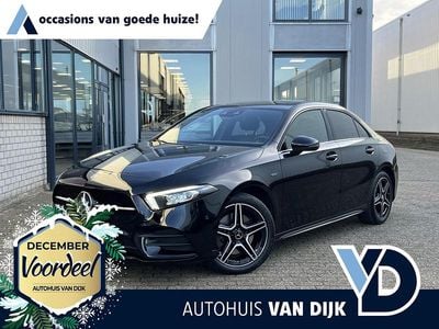 Zwart Gebruikt 2021 Mercedes A250 Premium Plus Sedan | € 28.750 (Goede deal)