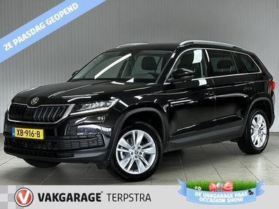 tweedehands Skoda Kodiaq 1.5 TSI Ambition Business/ Automaat!/ LED Koplampen/ Trekhaak!/ Apple+Android/ Keyless Entry+GO/ 18''LMV/ Stoelverw./ Clima/ Navi/ Cruise/ Bluetooth/ Multi.LEDER.Stuur/ Elek.Pakket/ Isofix/ PDC V+A.