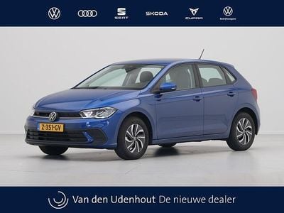 Blauw Occasion 2024 VW Polo Life Hatchback | € 22.440 (Goede deal)