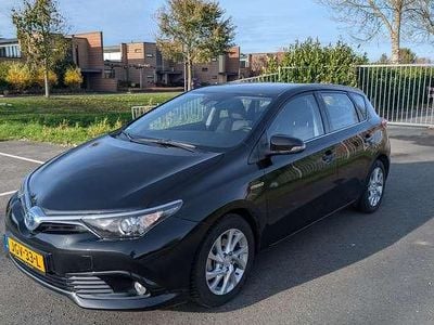 Zwart Occasion 2016 Toyota Auris Executive Hatchback | € 14.800 (Eerlijke prijs)