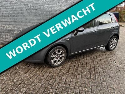 Grijs (metallic) Occasion 2017 Fiat Punto Evo Lounge Hatchback | € 6.495 (Eerlijke prijs)