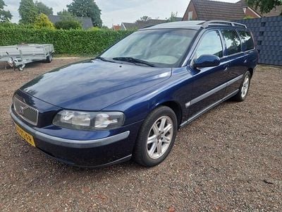 Blauw (metallic) Occasion 2001 Volvo V70 Comfort Stationwagen | € 1.950 (Iets duurder)