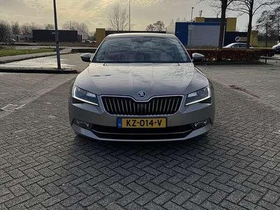Occasion Skoda Superb Style 150 PK (110 kW) 2017 Geel Sedan