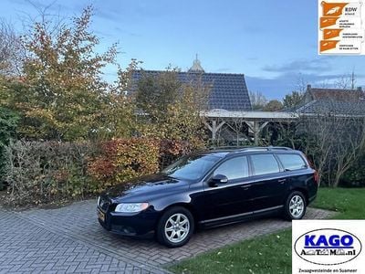 Blauw (metallic) Gebruikt 2010 Volvo V70 Stationwagen | € 6.450 (Eerlijke prijs)