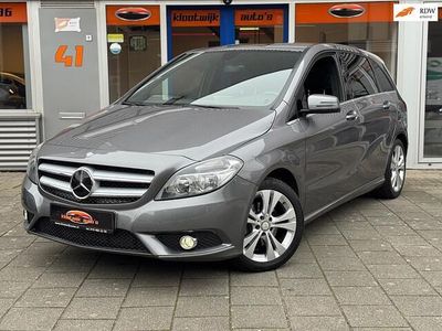 Grijs Gebruikt 2013 Mercedes B180 Ambition MPV | € 11.950 (Eerlijke prijs)