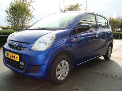 Occasion Daihatsu Cuore 69 PK (50 kW) 2008 Blauw Hatchback