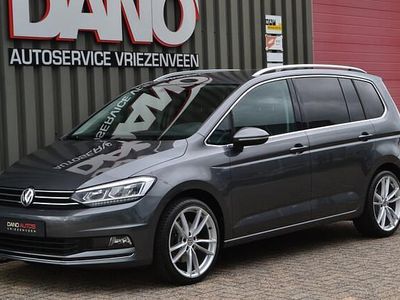 Grijs, metallic lak Occasion 2017 VW Touran Highline MPV | € 20.950 (Eerlijke prijs)