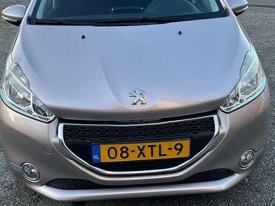 Grijs Occasion 2012 Peugeot 208 Active Hatchback | € 4.000 (Eerlijke prijs)