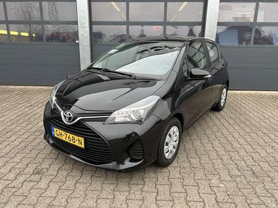 Zwart Occasion 2015 Toyota Yaris Comfort Hatchback | € 9.435 (Eerlijke prijs)